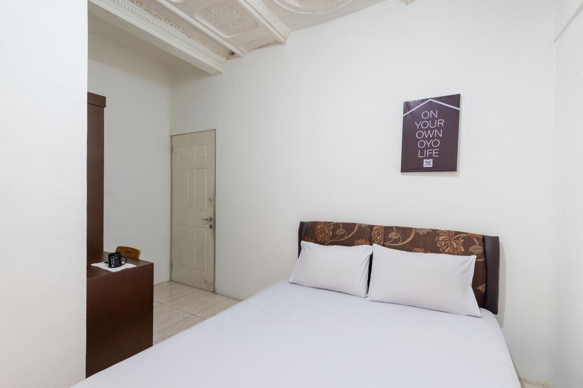 Oyo Life 2108 Griya Aisyah Residence Surabaya Eksteriør bilde