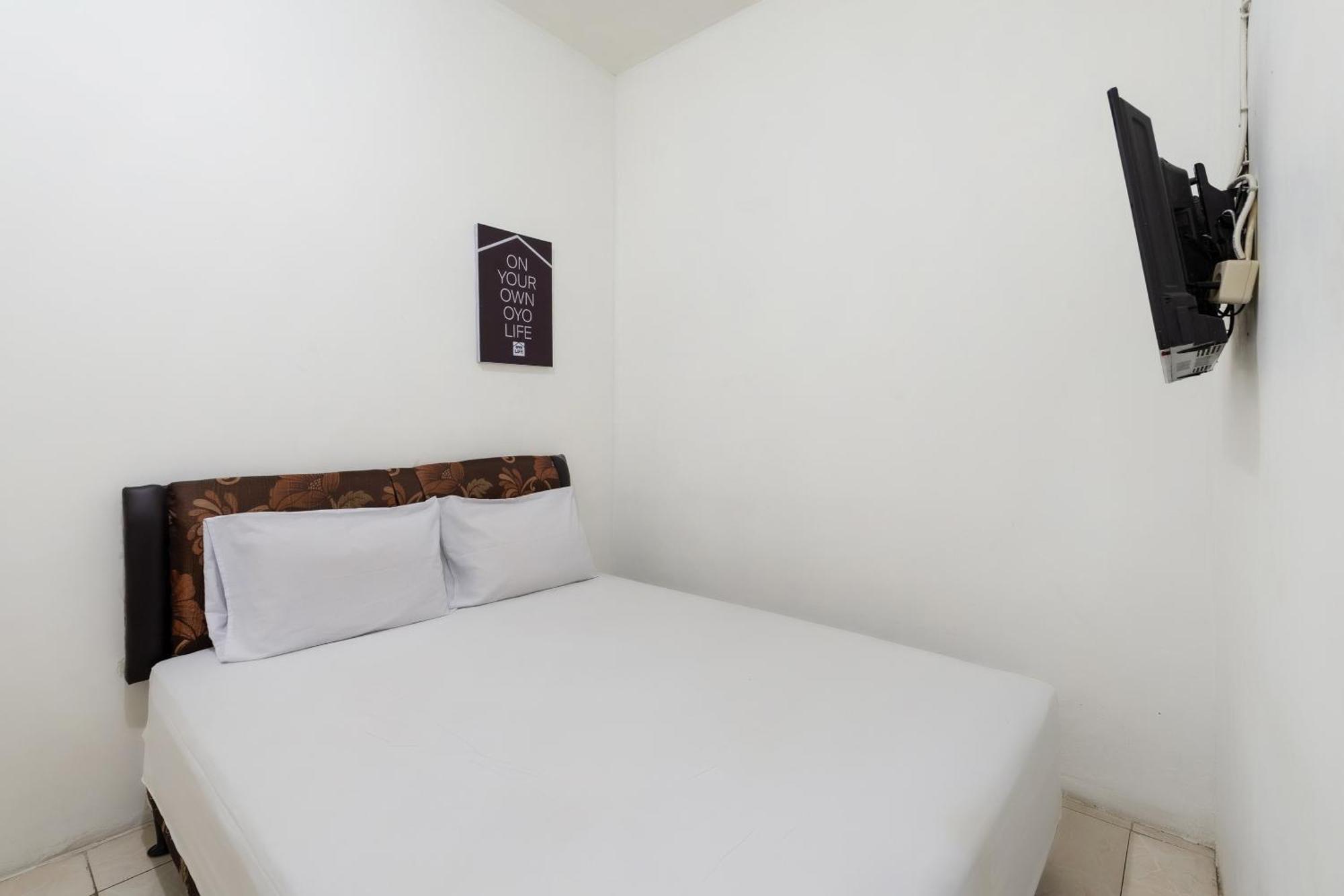 Oyo Life 2108 Griya Aisyah Residence Surabaya Eksteriør bilde