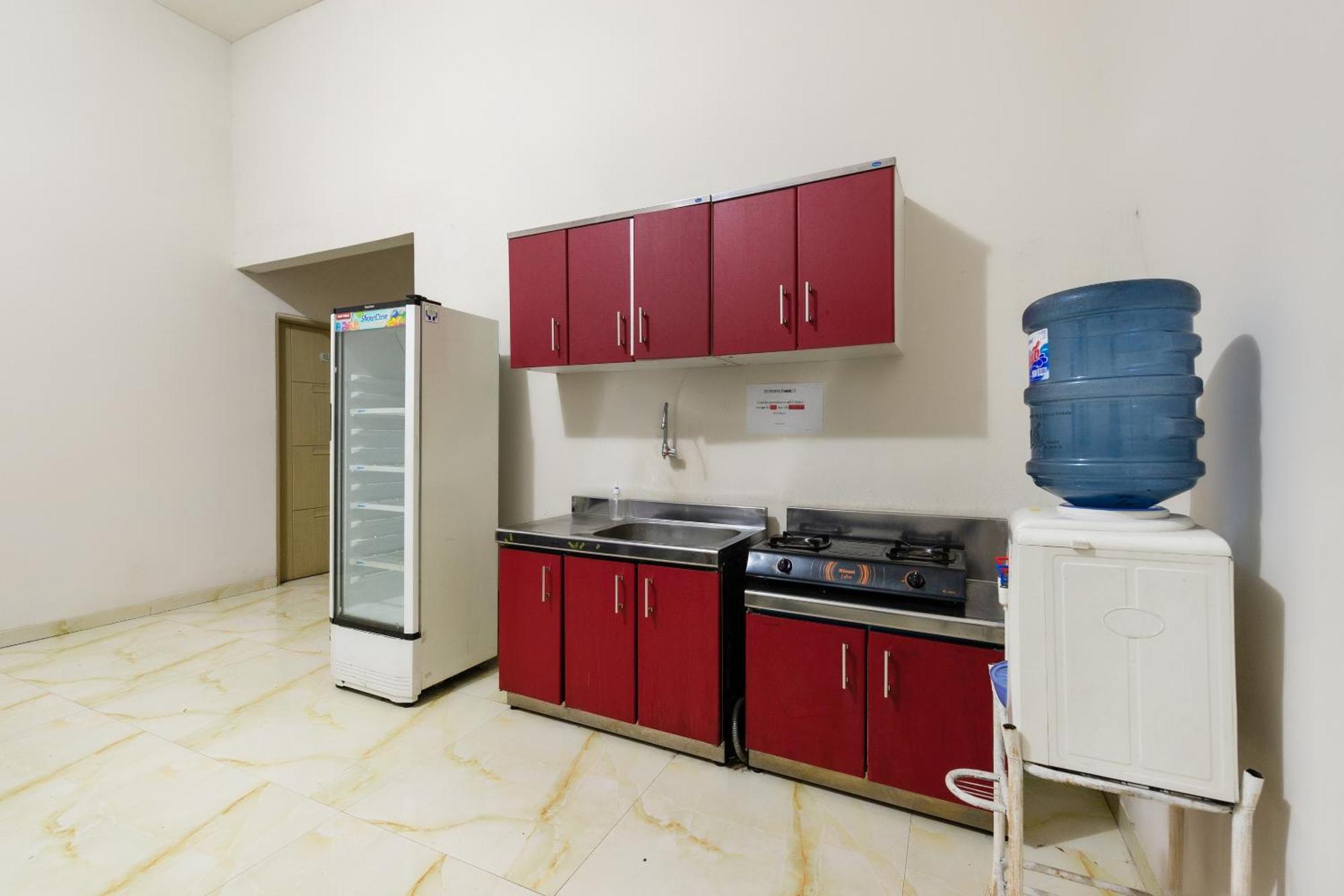 Oyo Life 2108 Griya Aisyah Residence Surabaya Eksteriør bilde